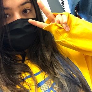 MEET YOUR POSHER, GABI V